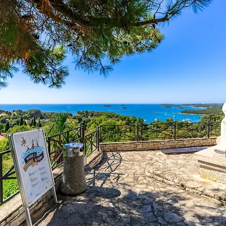 Carla- Istrian Stone With Sea View Villa Vrsar
